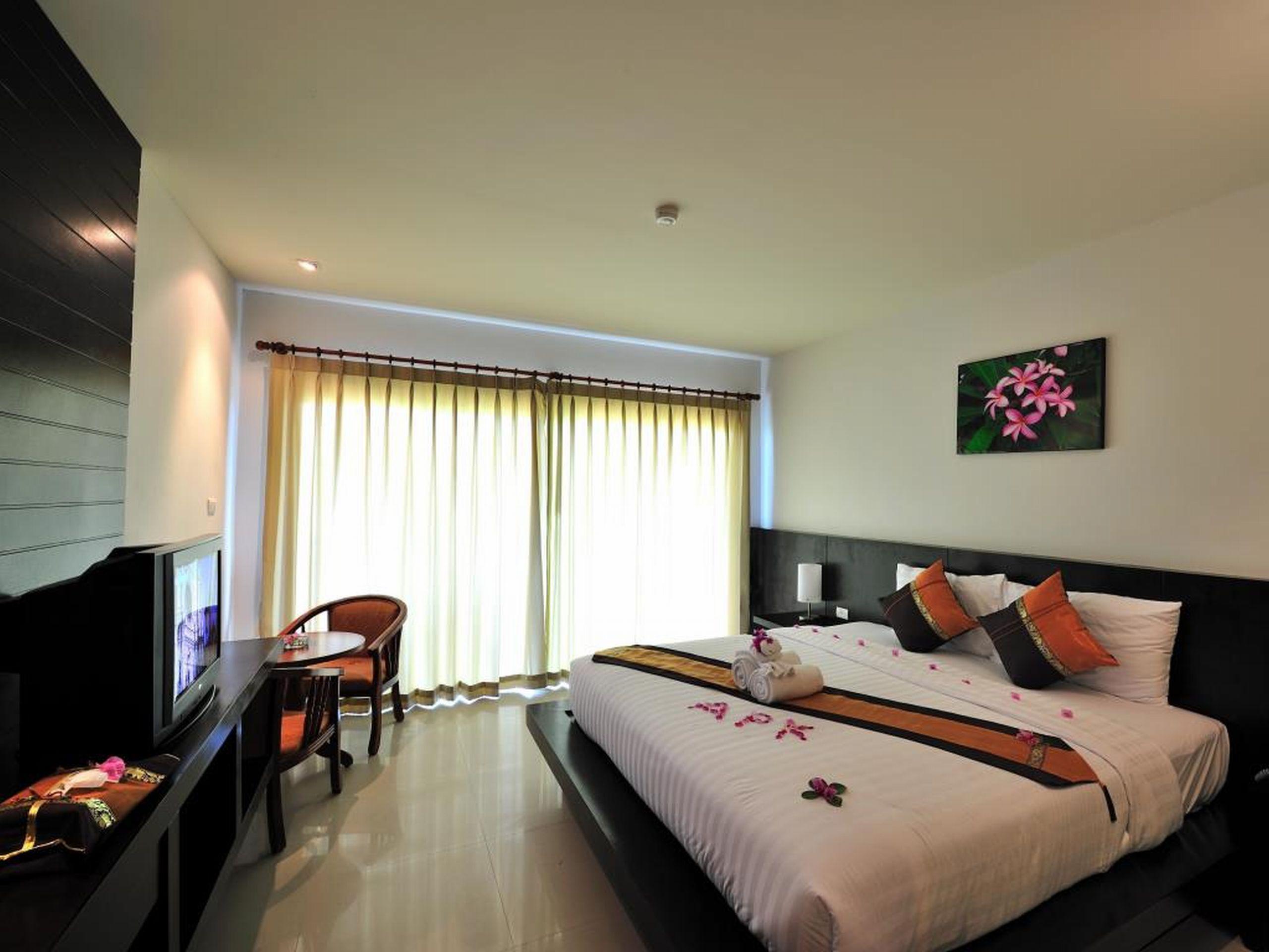 Apk Resort Patong Екстериор снимка