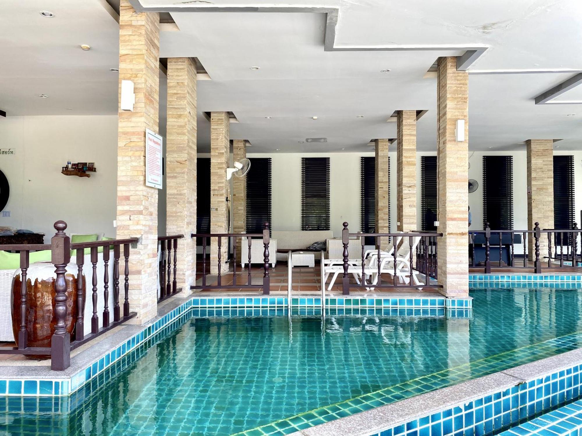 Apk Resort Patong Екстериор снимка