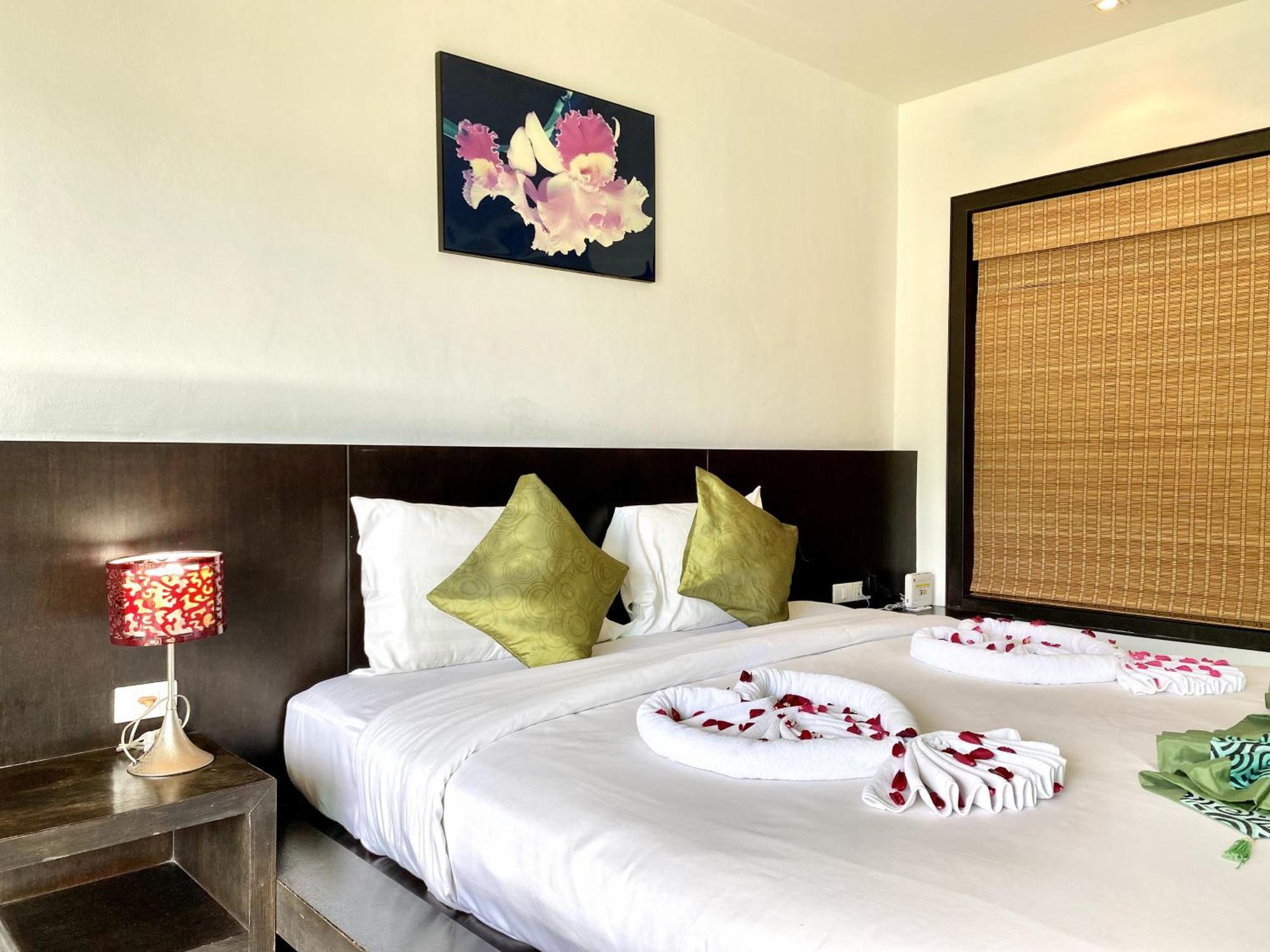 Apk Resort Patong Екстериор снимка