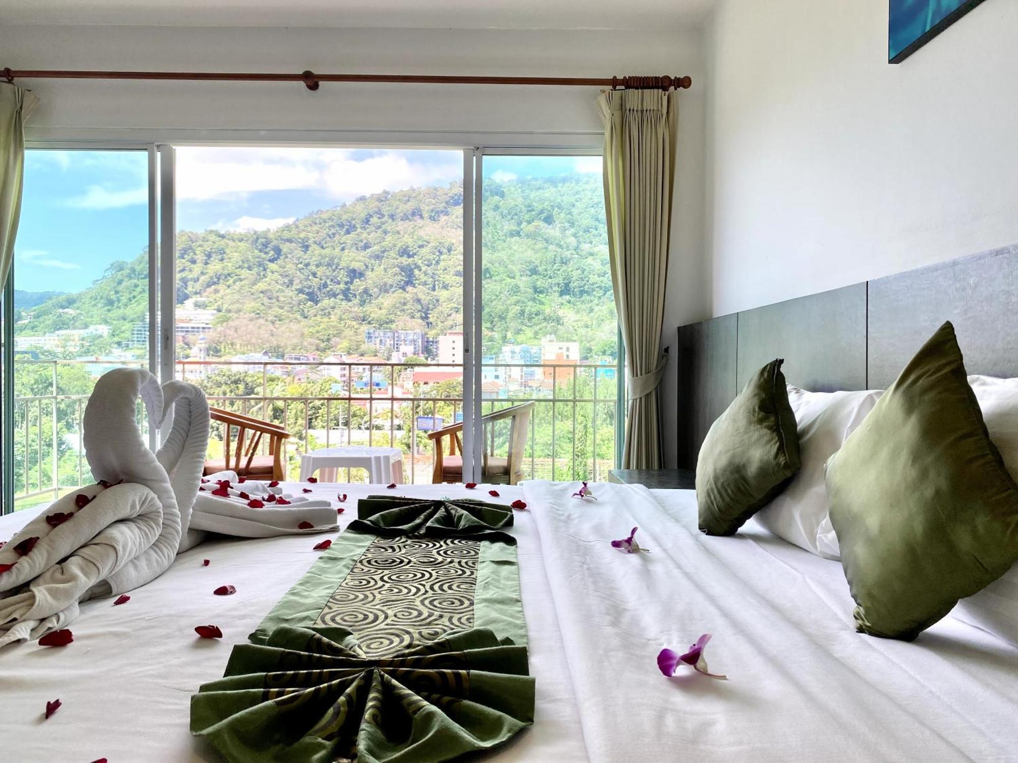 Apk Resort Patong Екстериор снимка