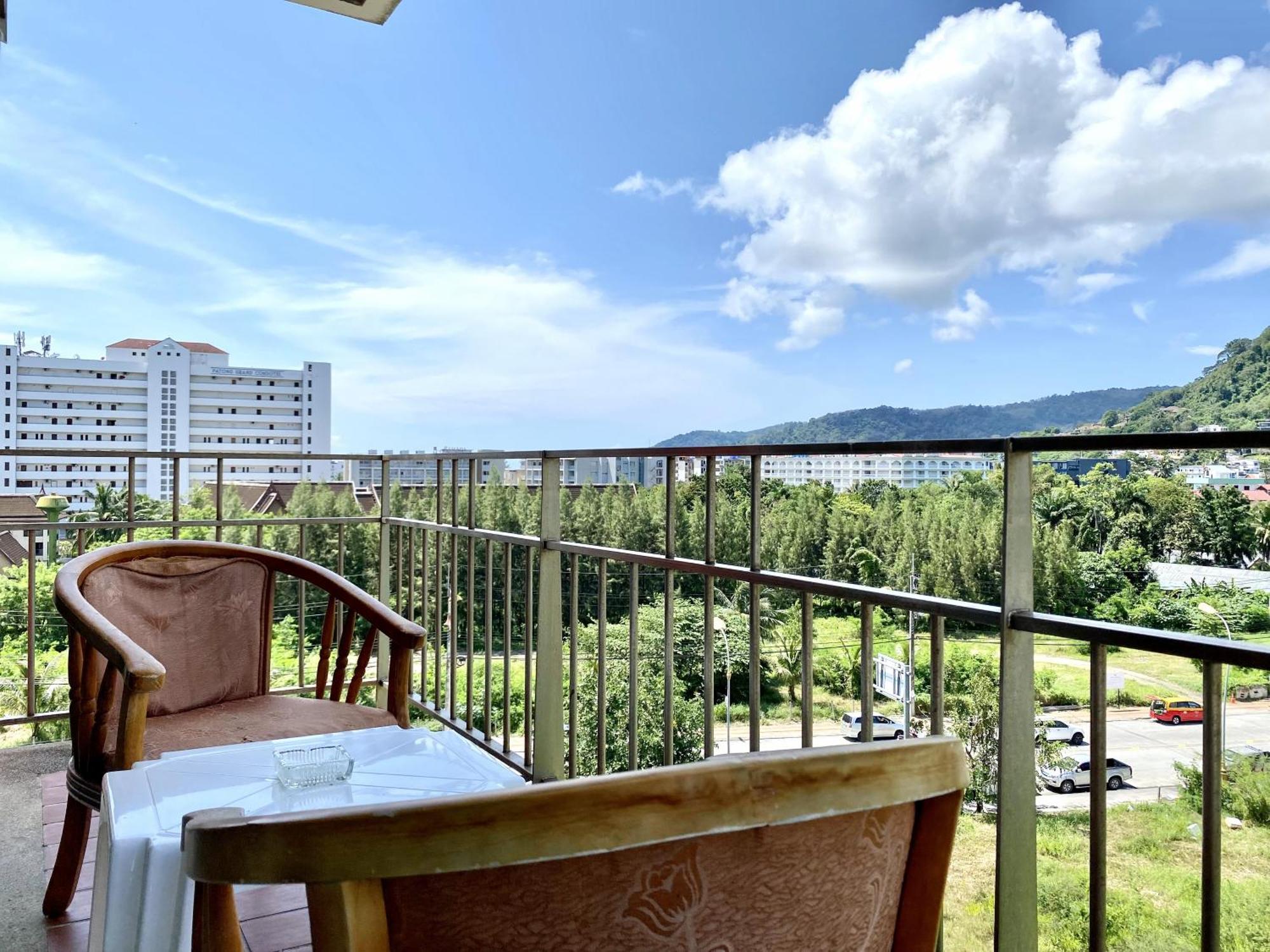 Apk Resort Patong Екстериор снимка