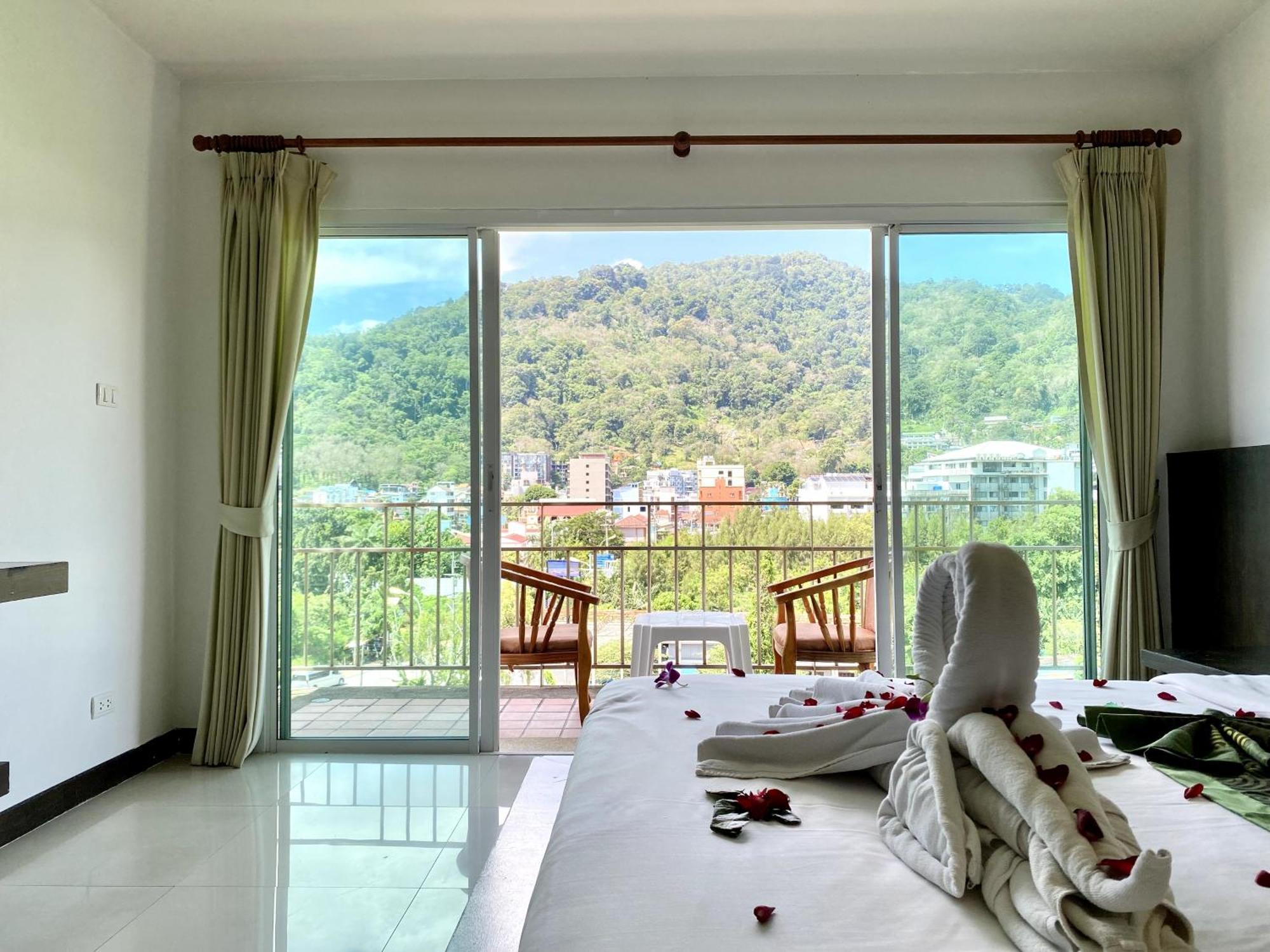 Apk Resort Patong Екстериор снимка