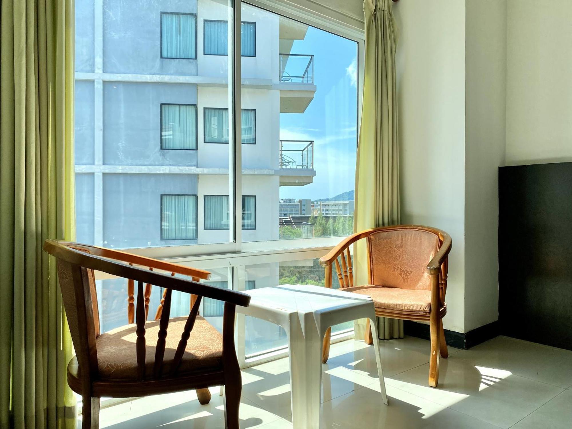 Apk Resort Patong Екстериор снимка