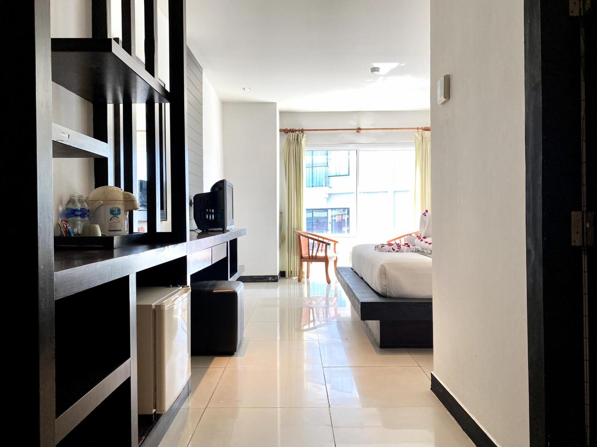 Apk Resort Patong Екстериор снимка